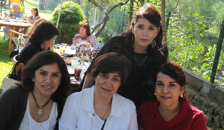  Doris Mosqueda, Lupita Quibrera, Miriam Bravo y Nena Lomelí.