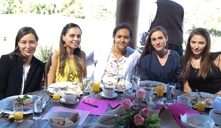  Lorena Morín, Mónica Flores, Yamileth Padilla, Elena Mugich y Anaís Capablanca.