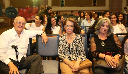  Pedro Martínez, Martha Abaroa y Ana María Santos .