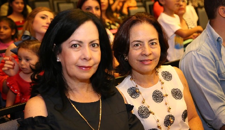  Rosario Quilantán y Bertha Quilantán .