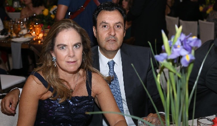  Beatriz y Alejandro Uribe.