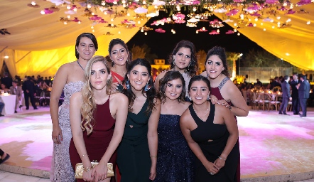  Regina, Marcela, Valeria, Katia, Claudia, Pily, Margot y Sofía.