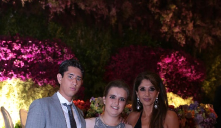  Diego Acosta, Sofía Torres y Cecilia de los Santos.