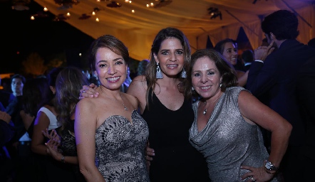  Ana Luisa Acosta, Rosy Rodríguez y Laura Álvarez.