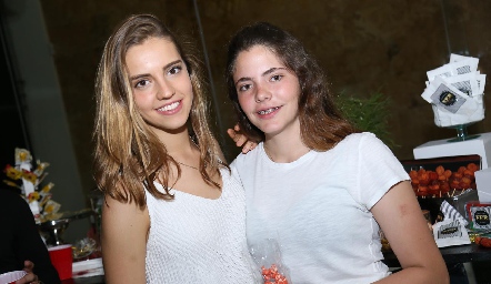  Francesca Hinojosa y Renata Nava.
