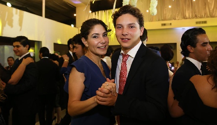 Rocío Corripio con su hijo Daniel.