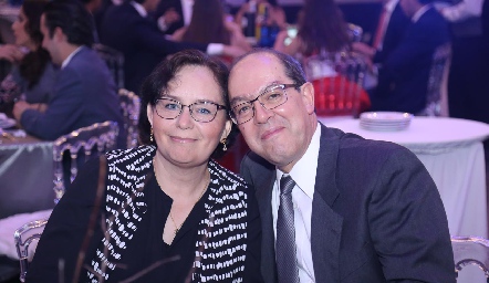  Leticia Morales y Octavio López.
