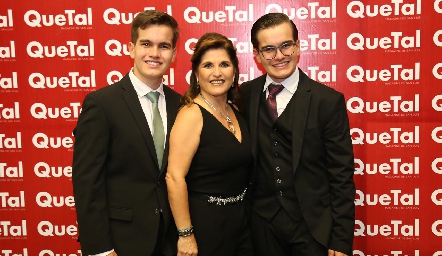Alejandro Puentes, Ana Luisa y Daniel Puentes.