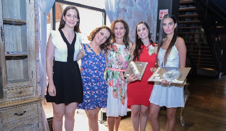  Mariana Lamas, Ana Luis Torres, Graciela de Campos, Luli Lamas y Andrea Campos.