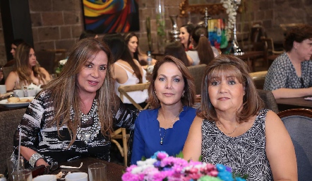  Lorena Villaseñor, Verónica Vega y Doris Dibildox.