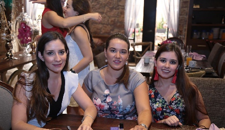  Mariana Lamas, Regina González y Montse Arredondo.