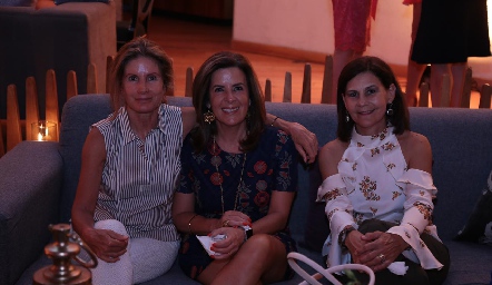  Lourdes Herrera, Martha Muñiz y Luchi de Castelo.