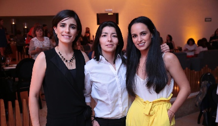  Alejandra Andere, Patricia Otero y Natalia Leal.