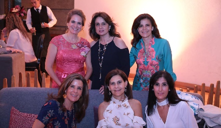  Marisa Romero, Maru Martínez, Patricia Silos, Martha Muñiz, Luchi de Castelo y Adriana Oliva.