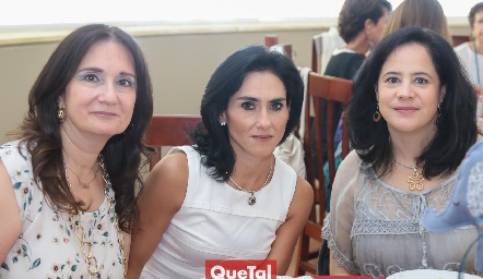  Julieta Rodríguez, Janeth Dávalos y Marcela del Peral.