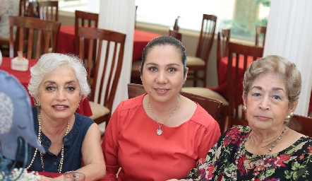 Lucía Paez de Lemus, Consuelo Arias y Julieta Paez.