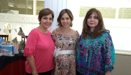  Natalia con las futuras abuelas,  Genoveva Flores y Laura Rodríguez.