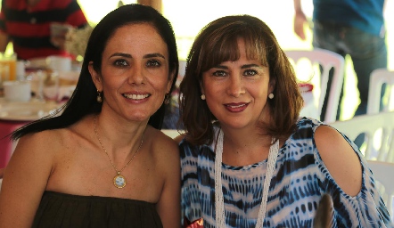  Gaby Briones y Lili Acuña.
