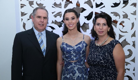  Rebeca Treviño, Princesa del CDP con sus papás Rodolfo Treviño y Rebeca Castillo.