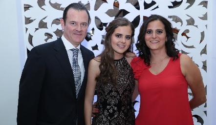  Faride Pérez Medilch, Princesa del CDP con sus papás Santiago Pérez y Gabriela Medlich.