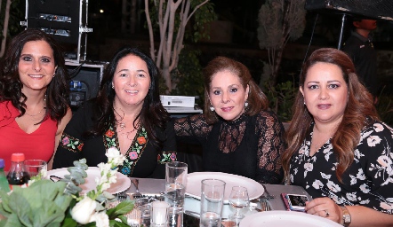  Gaby Medlich, Claudia Álvarez, Laura Álvarez y Cuca Arauz.