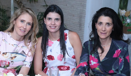  Sandra Revilla, Alicia Tanus y Liz Alcalde.