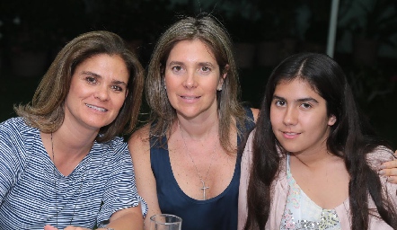  Marcela Benavente, Jessica Villarreal y Carolina Ascanio.