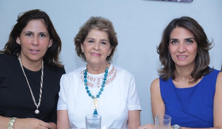  Adriana Rodríguez, Rosita Álvarez y Lourdes Velázquez.