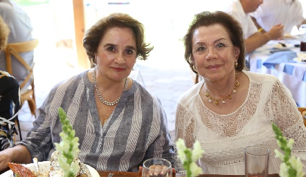  María del Socorro Suárez y María Elena García.
