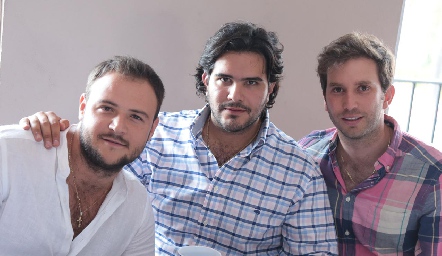  Marco César, Anuar Zarur y Andrés Torres.