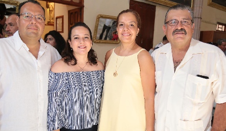  Jesús Lomelí, Alicia Ortiz, Pilar Lomelí y Francisco Castro.