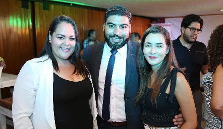  Jessica García, Juan Carlos Hernández y Claudia Gutiérrez .