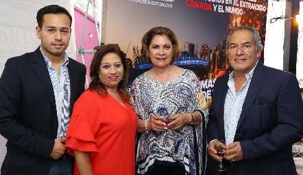  Joseph Espinoza, Silvia Yáñez, Neri Alderete y Jesús Espinoza  .