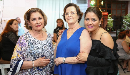  Neri Alderete, Martha Pizzuto y Georgina Alderete.