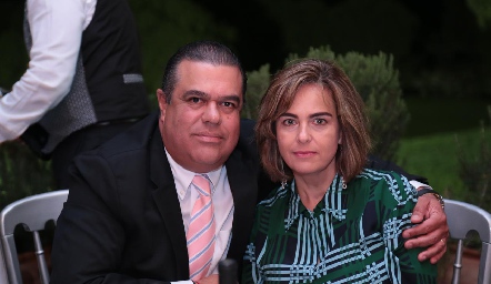  Carlos Esparza y Patricia González.