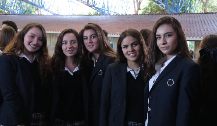Las niñas del Colegio del Bosque.