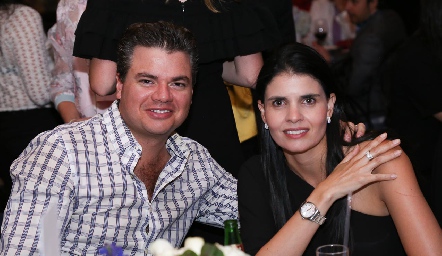  Gonzalo Zermeño y Liz García.