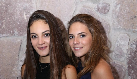  María Urías y Alexia Cofiño.