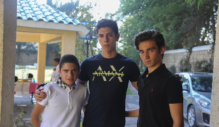  Fermín Azcona, Santiago Castuera y Rodrigo Somohano.
