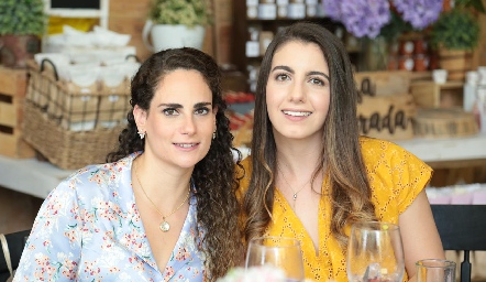  Jessica Medlich y Ana Castrillón.