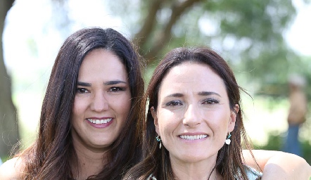  Ana Paula Valdés y María José Abaroa.