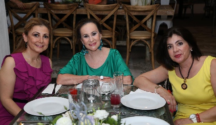  Gely Cárdenas, Maricarmen López y Leticia Anaya.
