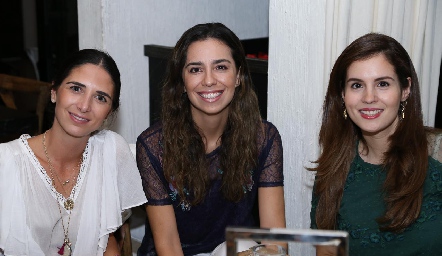  Marina Jourdain, Itziar Curiel y Valeria Flores.