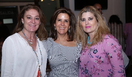  Begoña Ruiz, Martha Muñiz y Silvia Foyo.