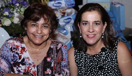  Marilú Medellín y Cecilia Sánchez.