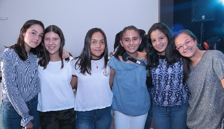  Regina González,  Sofía Palomino, Natalia Robledo, Valeria Flores, Hannia Vázquez y María Sánchez.