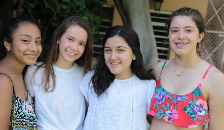  Ana Sofía, Alejandra Contreras, Sofía y Lorena.
