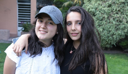 Sofía y Vale.