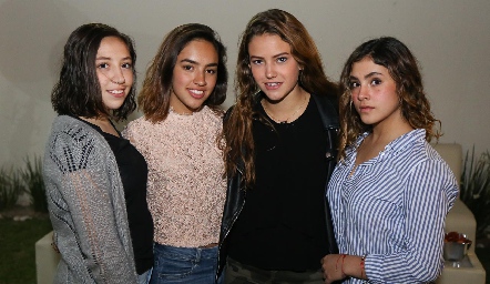  Mónica Flores, Mariana Martin, Renata Fernández e Isa Flores.