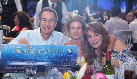  José Luis Hernández, Lourdes Herrera y Nuria Lozano.